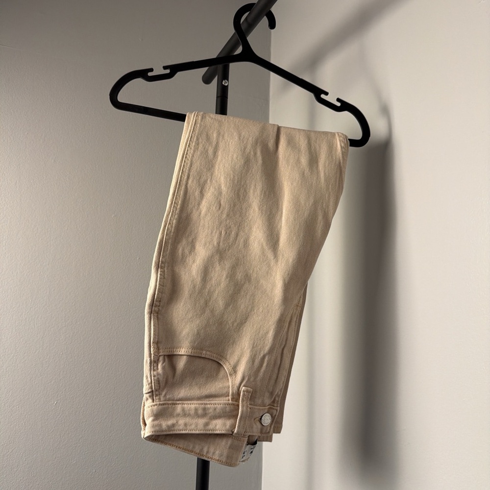 Hollister Light Tan Curvy High-Rise Jeans